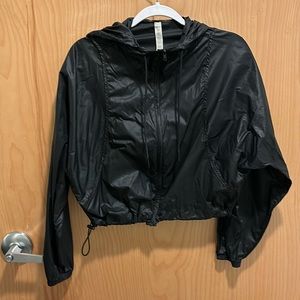 ALO YOGA SPRINTED WINDBREAKER JACKET BLACK XS
